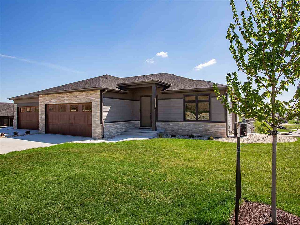 1st image of 3418 Pinehurst Cir S