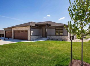 3418 Pinehurst Cir S, Manhattan, KS 66503
