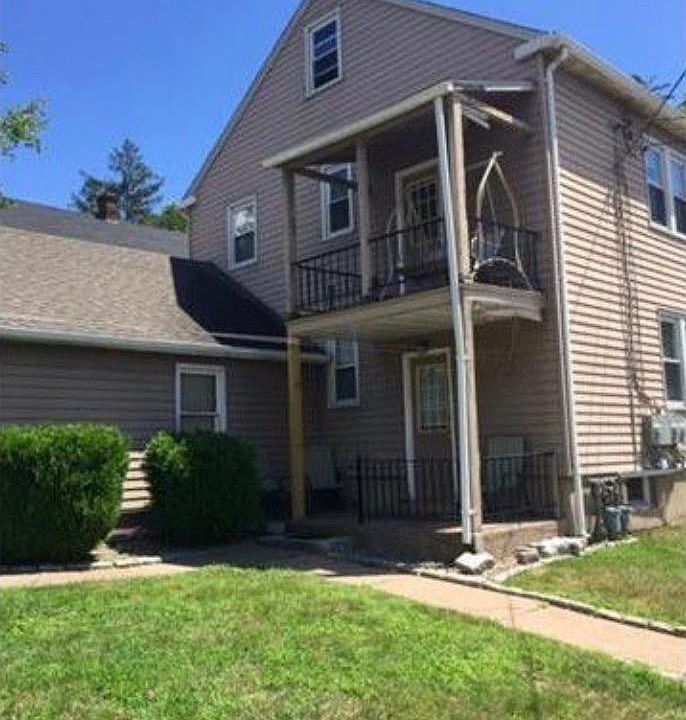 2nd image of 744 Burnside Ave