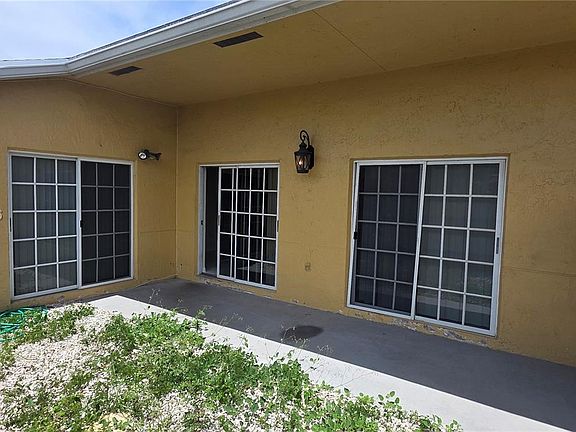 2nd image of 21210 NE 9th Pl APT 4