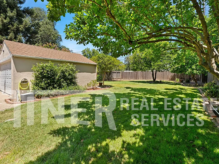1067 Perkins Way — Photo 4