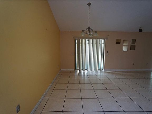 4th image of 3285 Fraser Ct