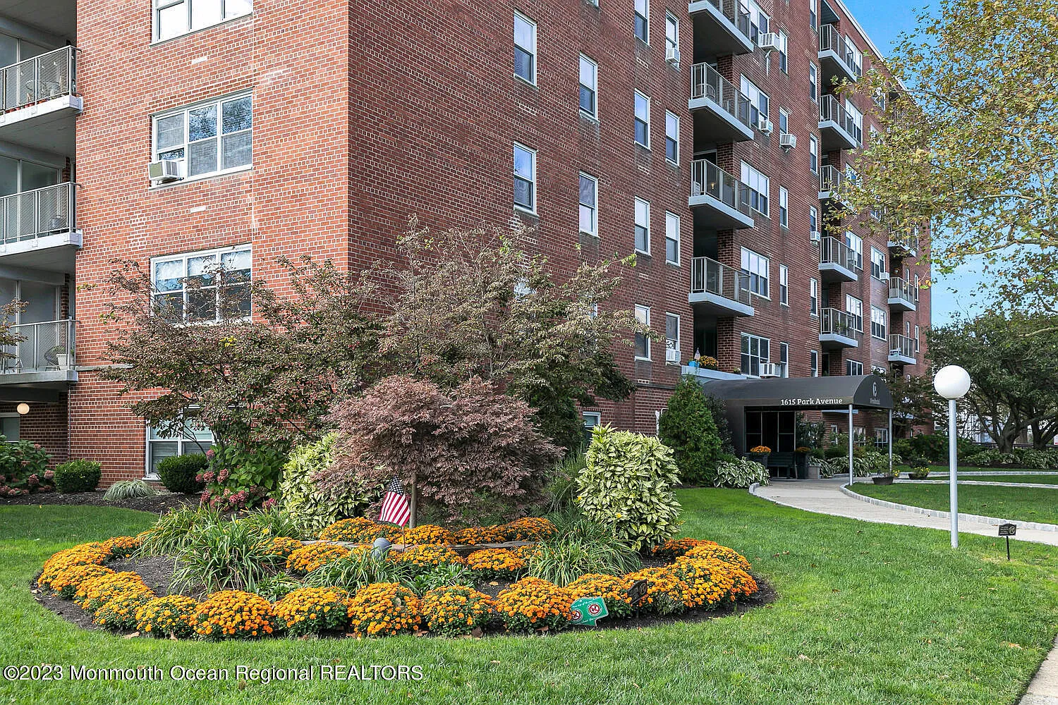 1615 Park Avenue #3D photo 1
