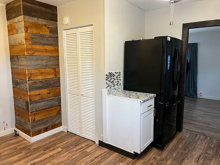 807 Concord Ln #811 — Photo 8