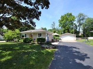 1209 Whittier Dr, Waterford, MI 48327