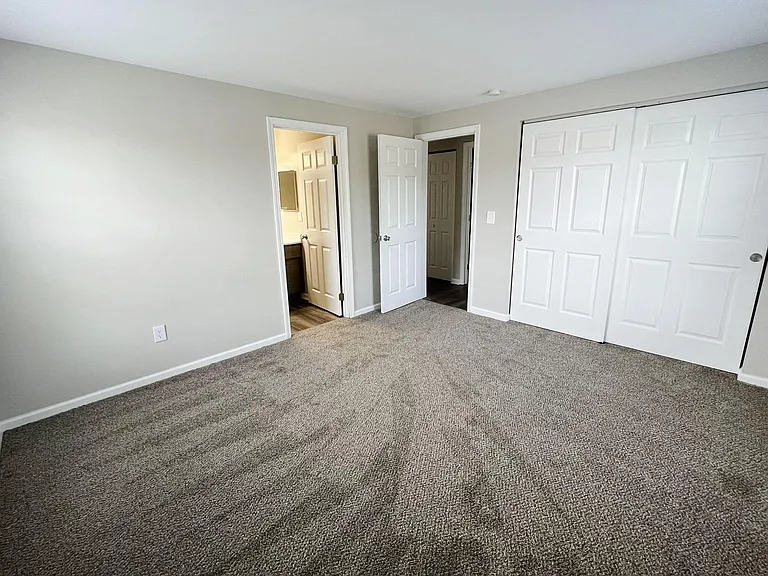 Woodhills Apartments — Photo 70