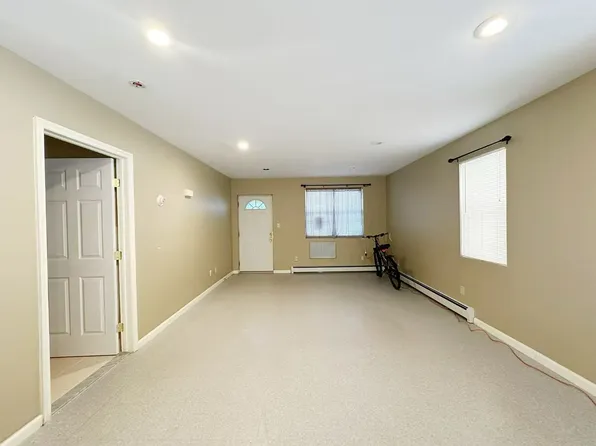 143-22 Beech Avenue image 3 of 20