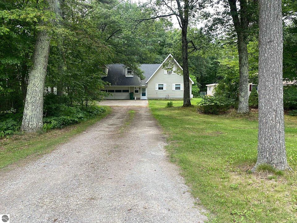 2659 N Us Highway 23, Oscoda, MI 48750 | Zillow