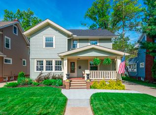 1246 Overlook Rd, Lakewood, OH 44107