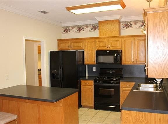 4th image of 175 Oak Hill Ln