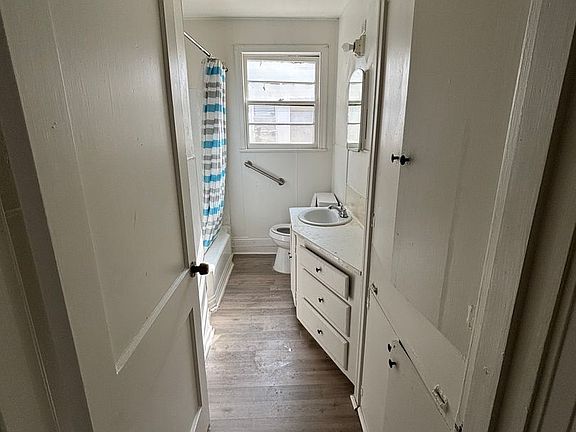 4th image of 2610 Drexel St