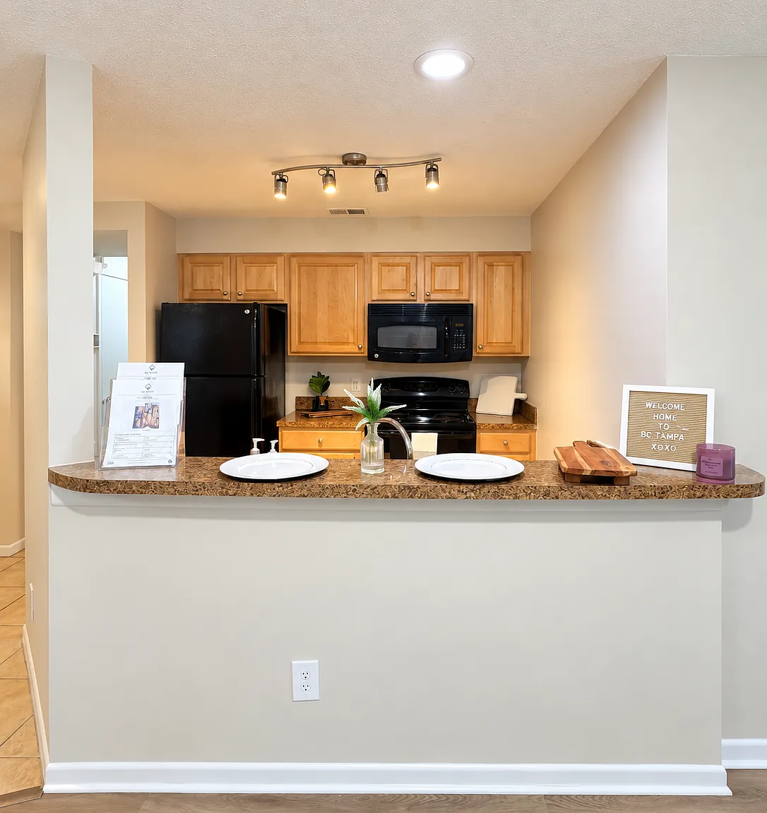 2 bed, 1100 sqft, $2,040 — Photo 1
