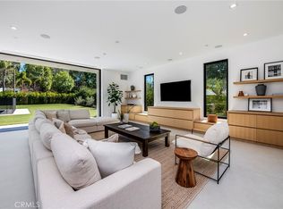 4930 Palomar Dr, Tarzana, CA 91356