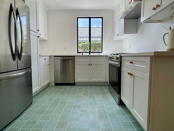 2nd image of 4900 Saint Elmo Dr #4902