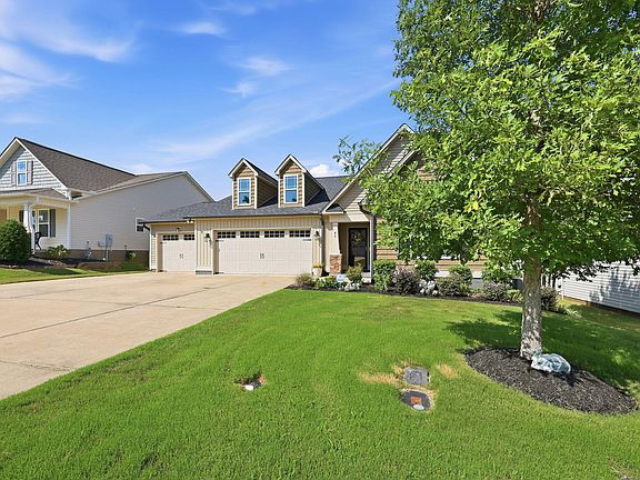 2nd image of 47 Mountain View Dr