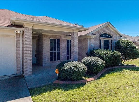 2nd image of 567 Tanglewood Dr