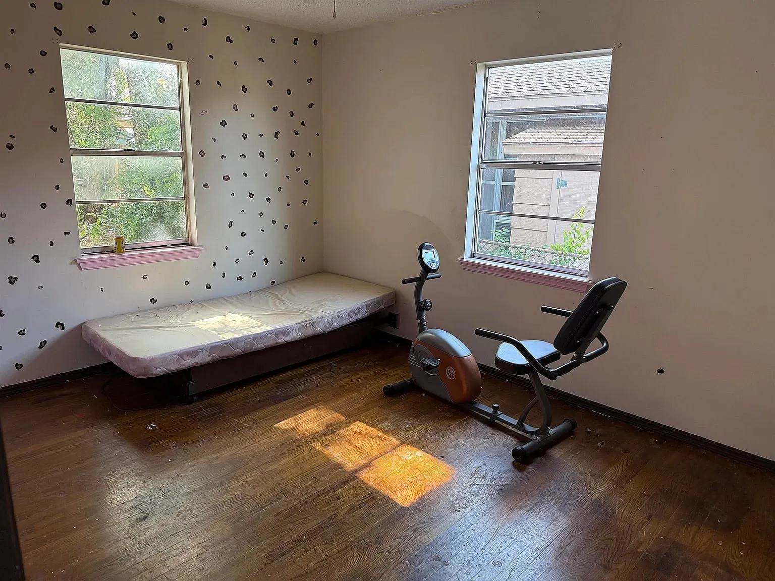 1004 N. B Street - 1 — Photo 4