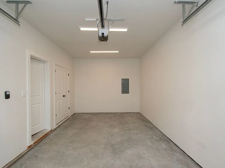 1104 W Lauridsen Blvd #1-4 — Photo 38