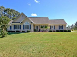 38 Pecan Lake Dr, Sharpsburg, GA 30277