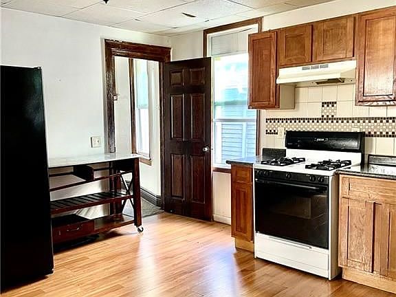 5th image of 79 Walden Ave #2