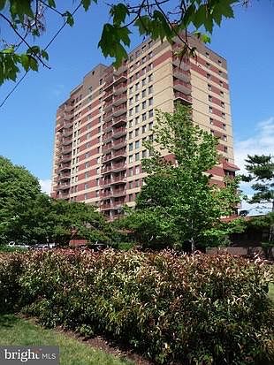 1st image of 801 N Pitt St APT 316