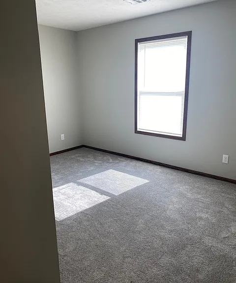 421 S Tulip St — Photo 9