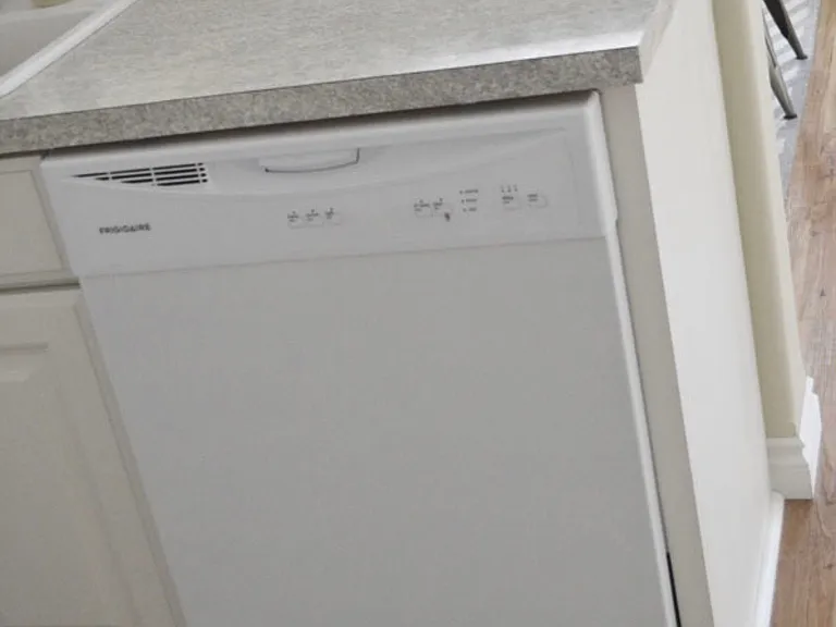 Dishwasher and fresh paint in kitchen!
