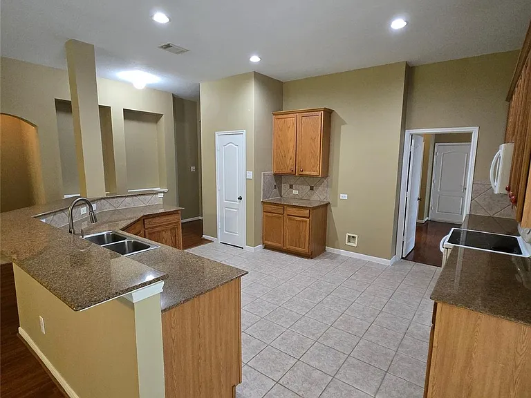 18330 Wild Lilac Trl — Photo 7