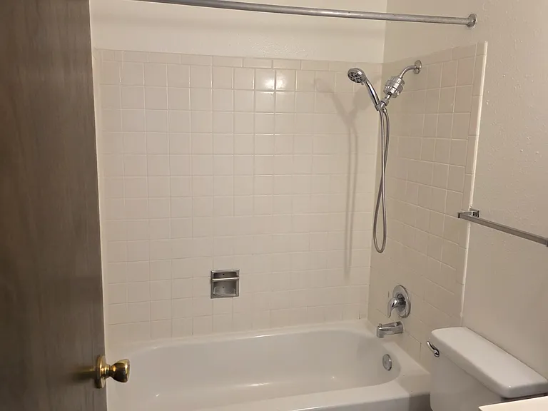 618 Heritage Dr #12 — Photo 6