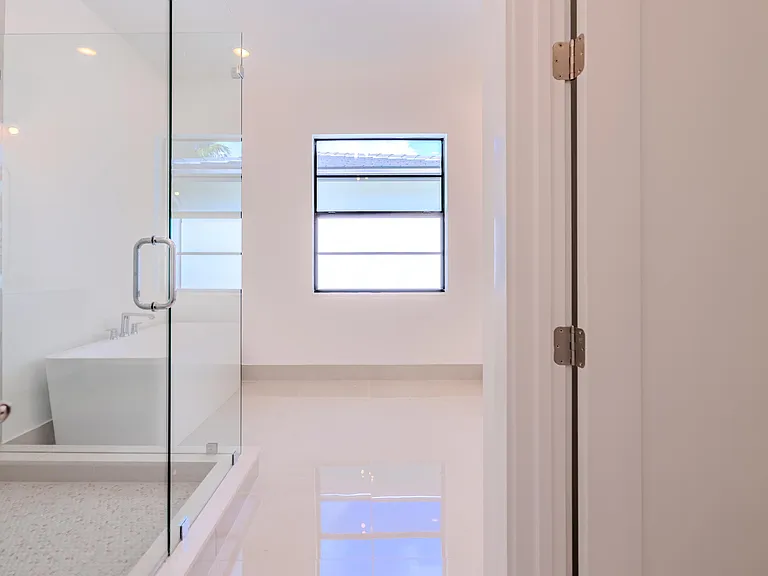 1427 SW 23rd St — Photo 51