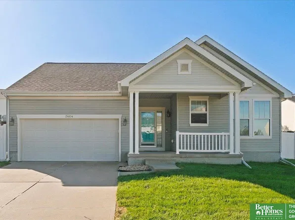 2404 S Mineral Dr, Papillion, NE 68046