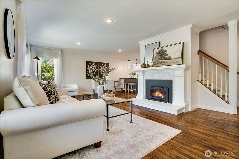 2nd image of 3307 Heather Place W