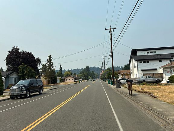 5th image of 326 3rd Ave SE