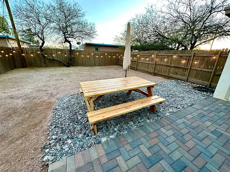 810 E Halcyon Rd — Photo 12