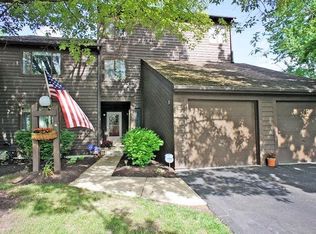 8521 Wyoming Club Dr, Cincinnati, OH 45215
