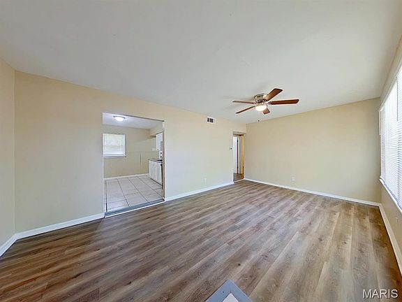 3rd image of 1132 Redman Blvd