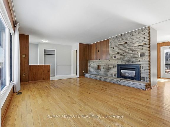 3rd image of 10 Elma St