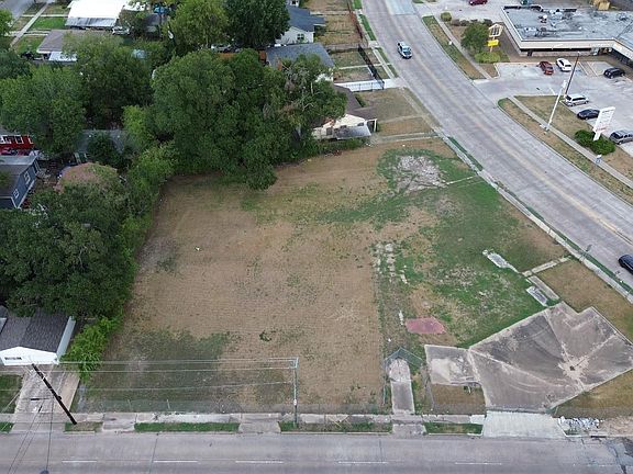 3rd image of 7003 Woodridge Dr