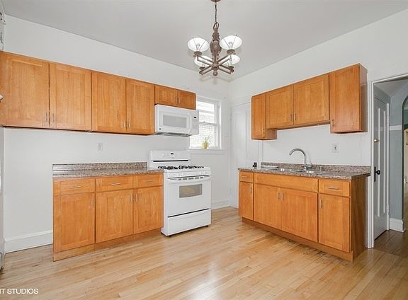3rd image of 6120 W Waveland Ave