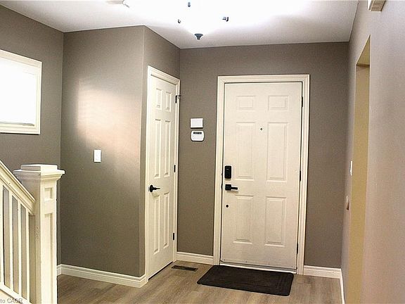 5th image of 4935 Willmott St