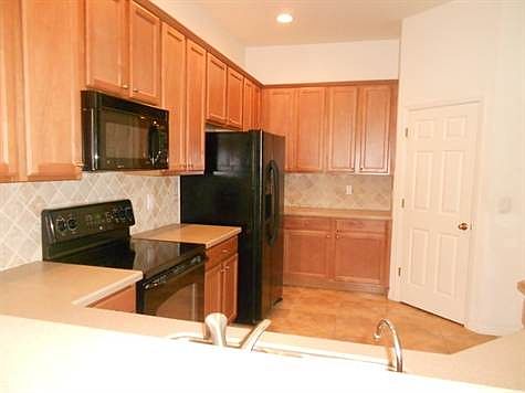 3rd image of 13869 Cleto Dr