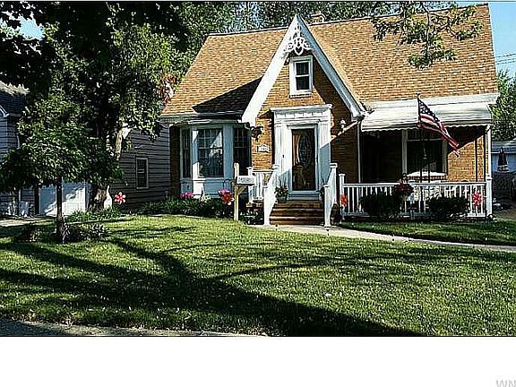 3rd image of 1588 Kensington Ave