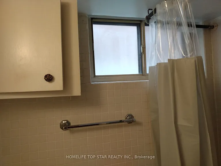 37 Macdonald Ave — Photo 9