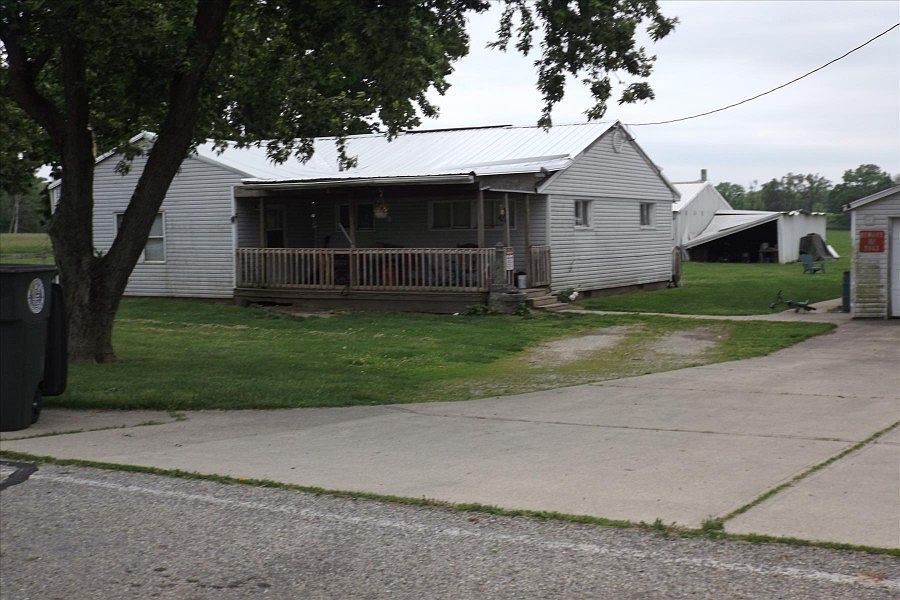 2nd image of 7600 Hemple Rd