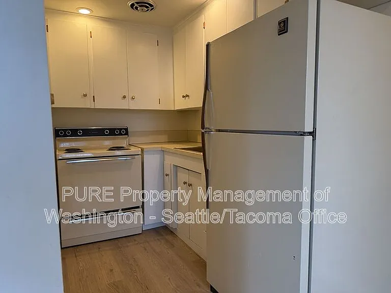 6609 SW Admiral Way — Photo 3