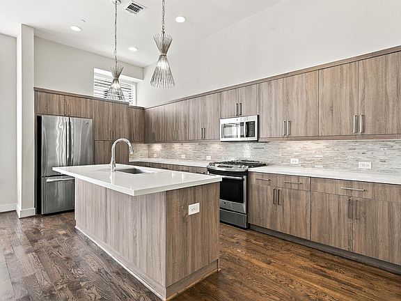 5th image of 1004 California St Unit 203
