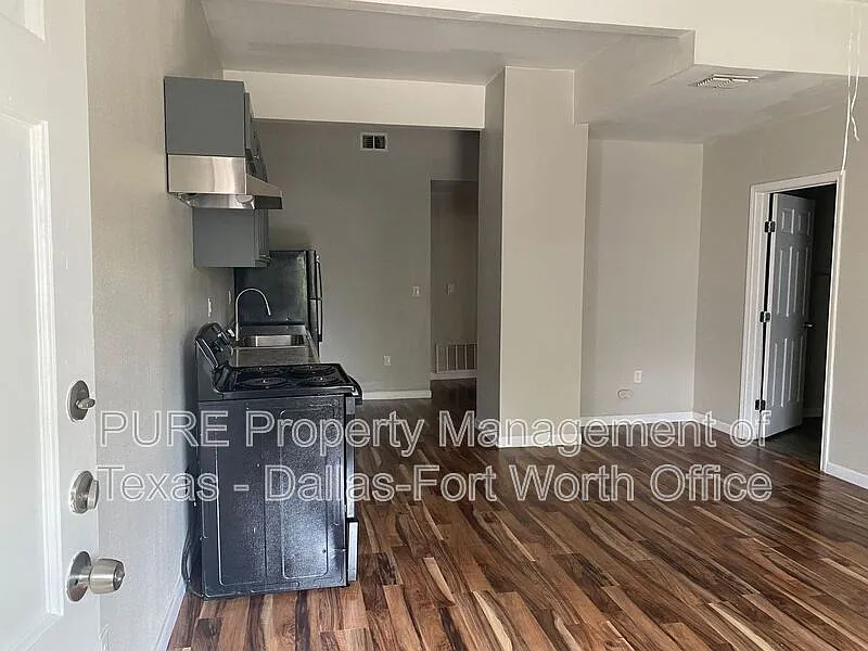 3 bed, 2.0 bath, $1,395 — Photo 4