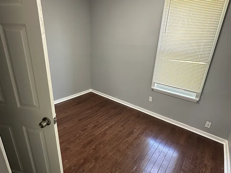 593 Winchester Ave #3L — Photo 9