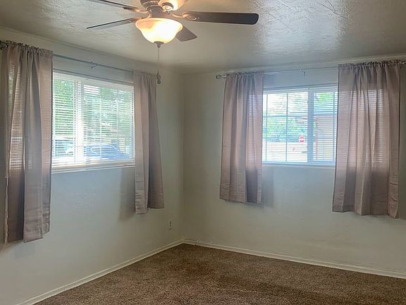 3rd image of 2938 Sierra Dr NE