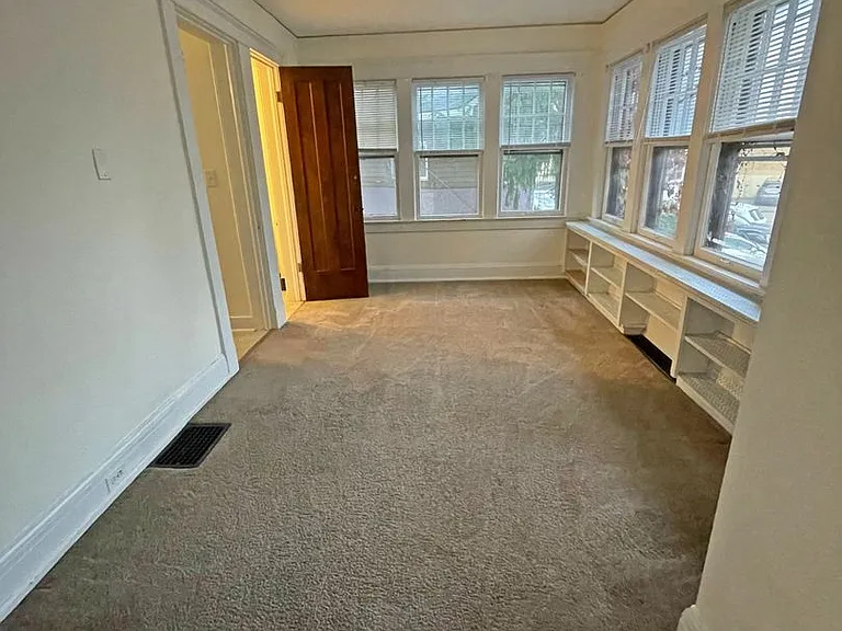 1338 Washtenaw Ave — Photo 17